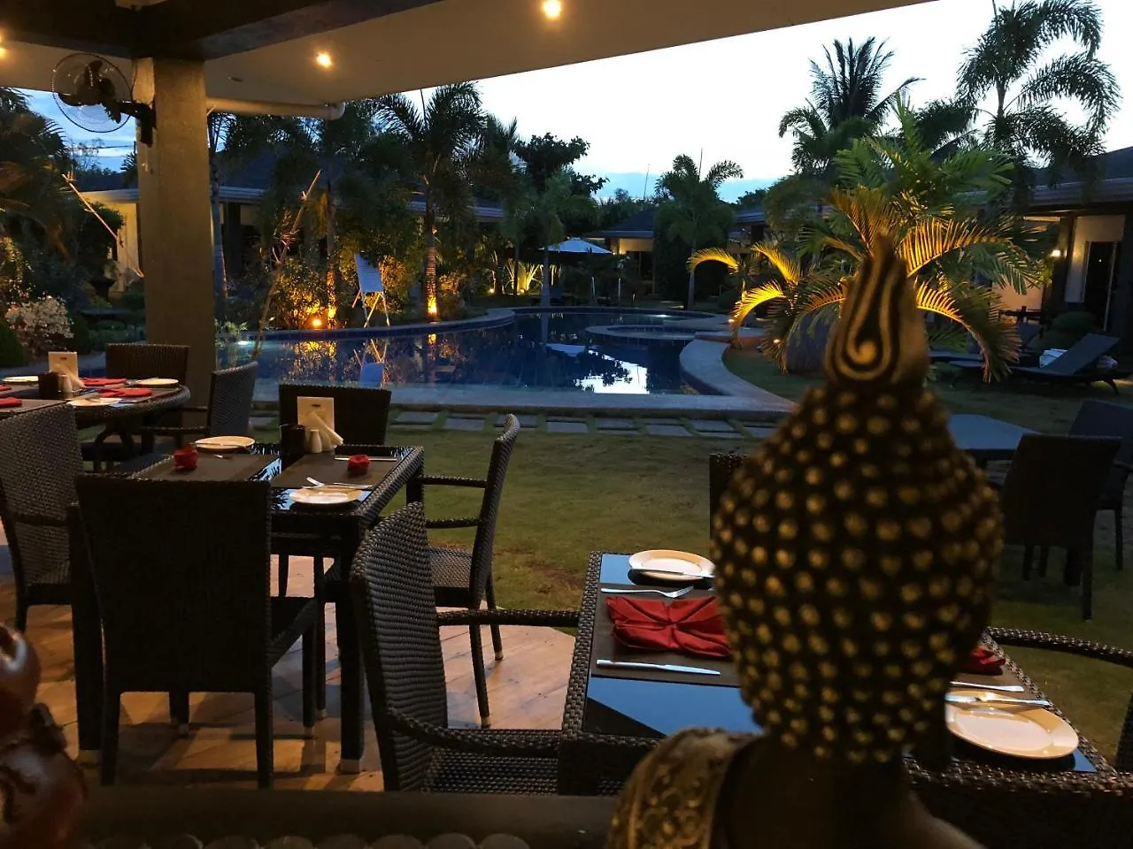 Alona Royal Palm Resort And Restaurant Libaong