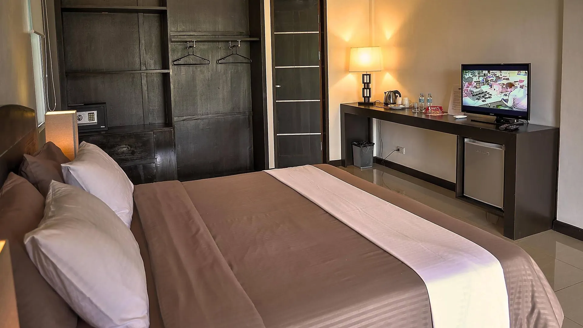 Alona Royal Palm Resort And Restaurant Libaong  Panglao